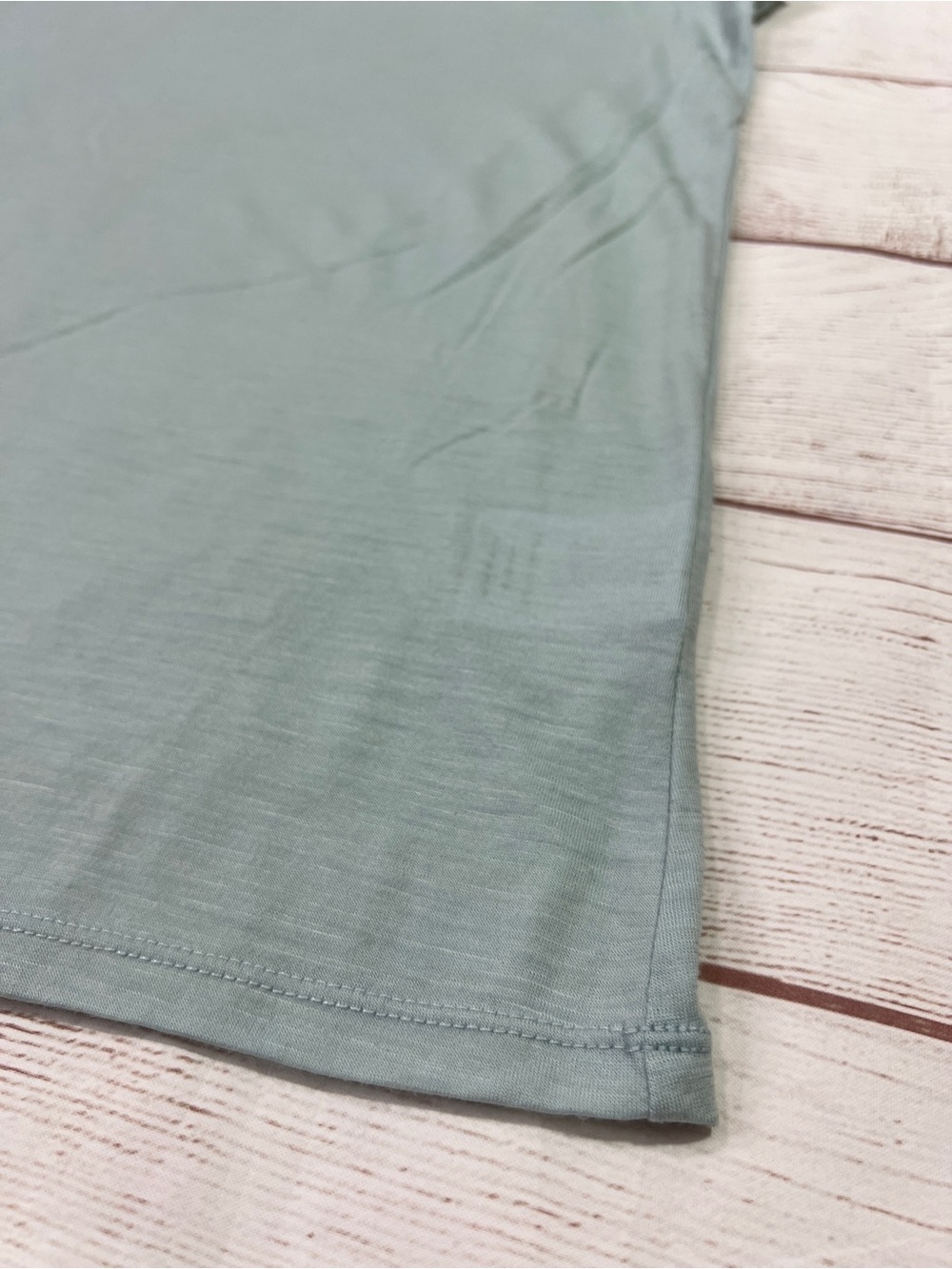 Ibex Women's Journey Merino Tee - M - light green wool blend short sleeve crew - Picture 2 of 10